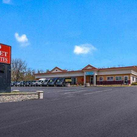 Red Carpet Inn & Suites Hazleton Eksteriør billede