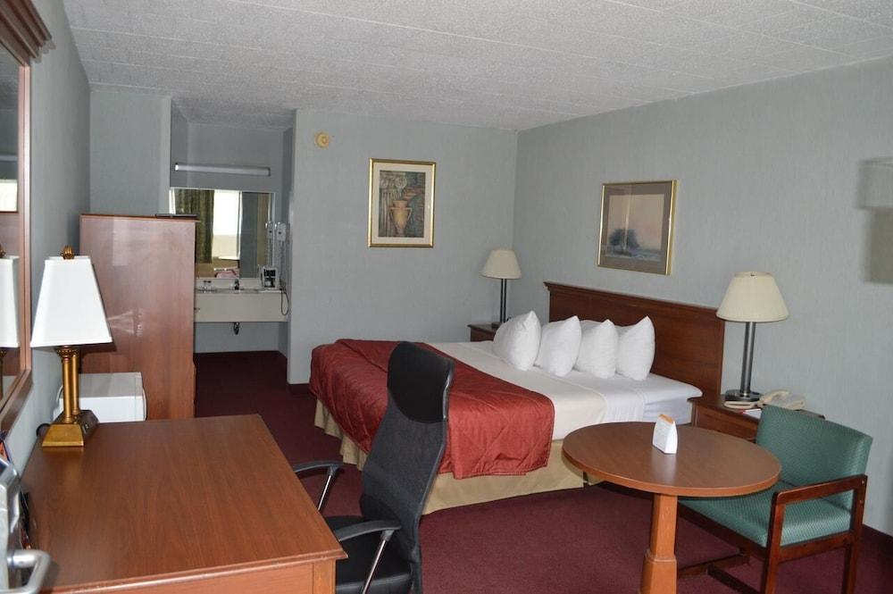 Red Carpet Inn & Suites Hazleton Eksteriør billede