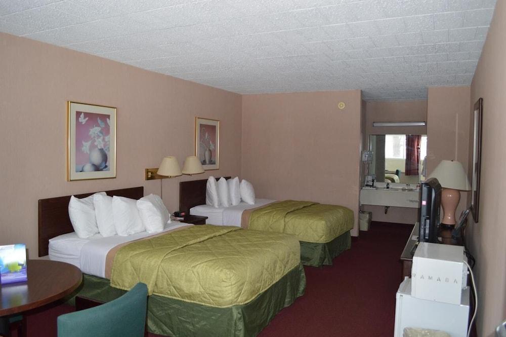 Red Carpet Inn & Suites Hazleton Eksteriør billede